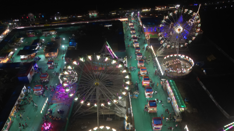 राजिम कुम्भ कल्प में मीना बाजार की धूमः 10 एकड़ में सजा सबसे बड़ा मनोरंजन केंद्र